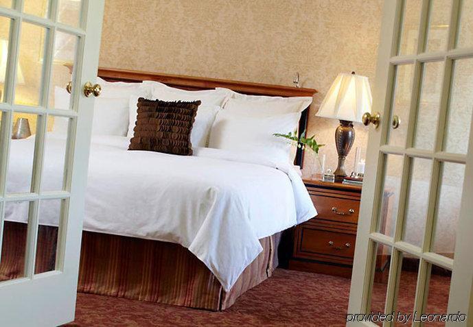 The Del Monte Lodge Renaissance Rochester Hotel & Spa Rum bild